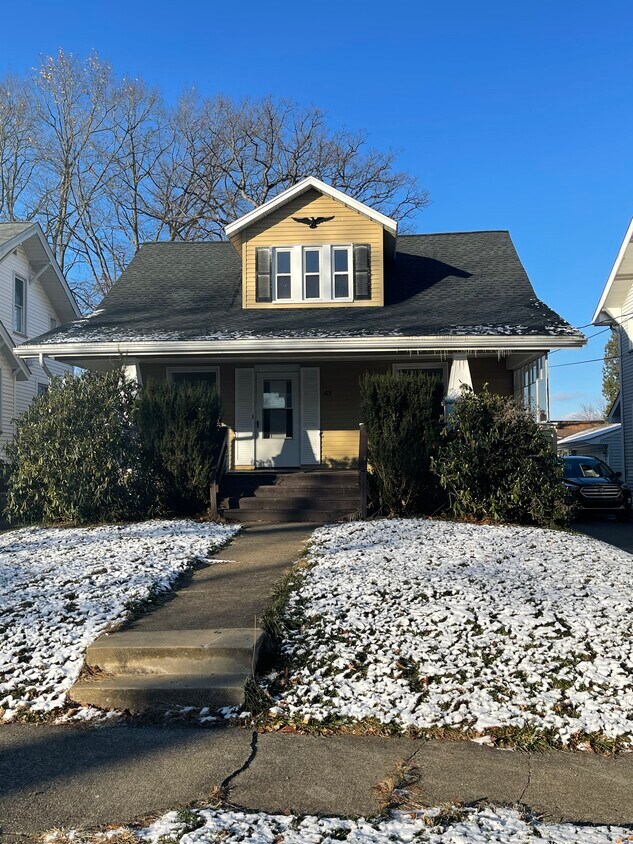 Foto principal - 413 E Edgewood Ave