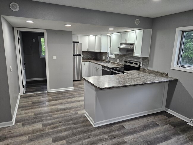 Kitchen - 414 Cincinnati St