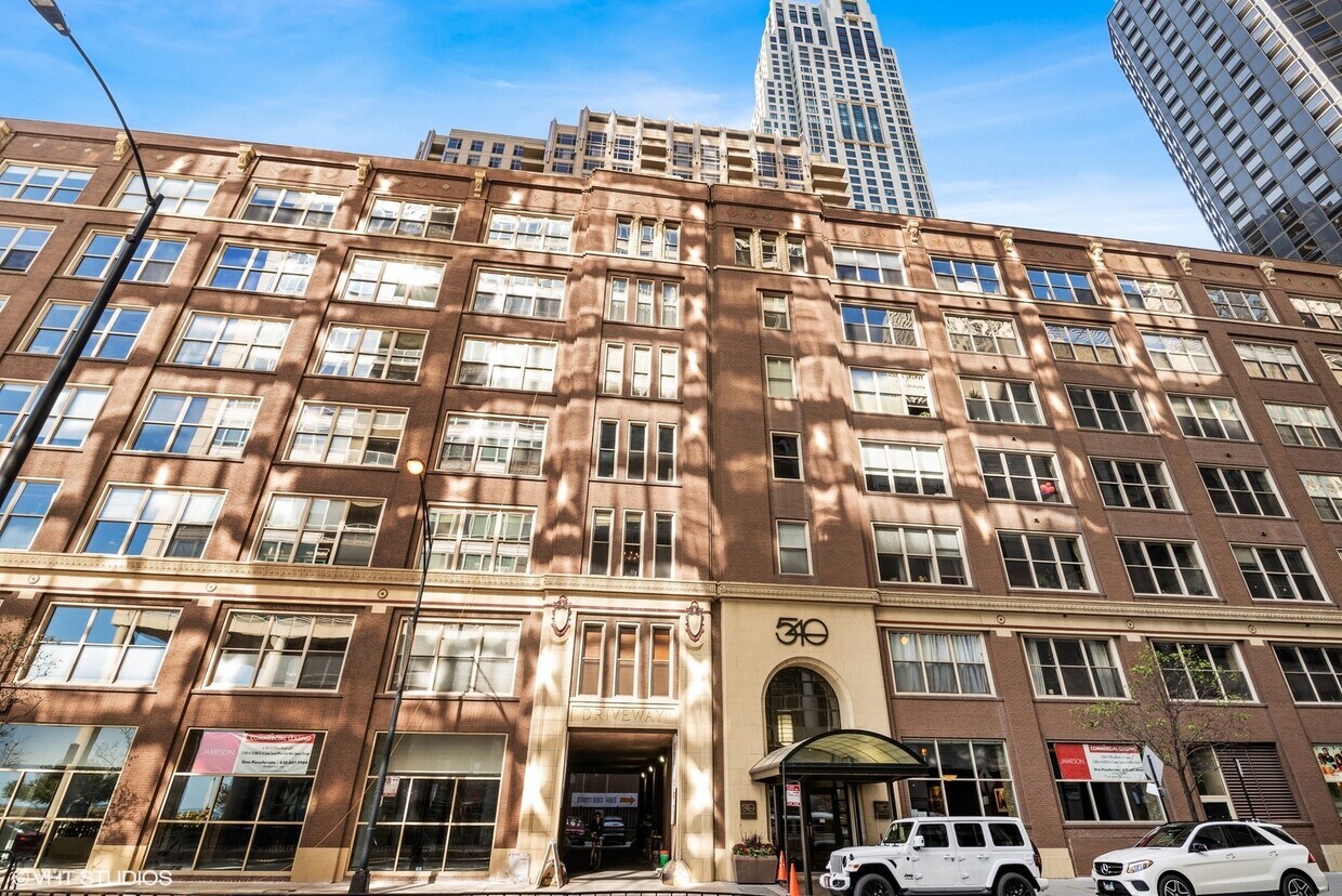 Primary Photo - 540 N Lake Shore Dr.