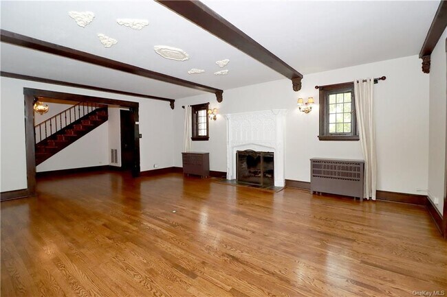 Building Photo - 2 Cricklewood Ln