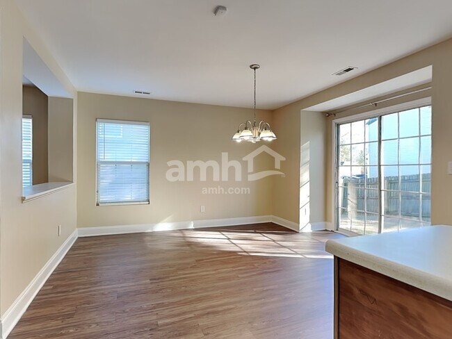 Foto del edificio - 3770 Marshlane Way