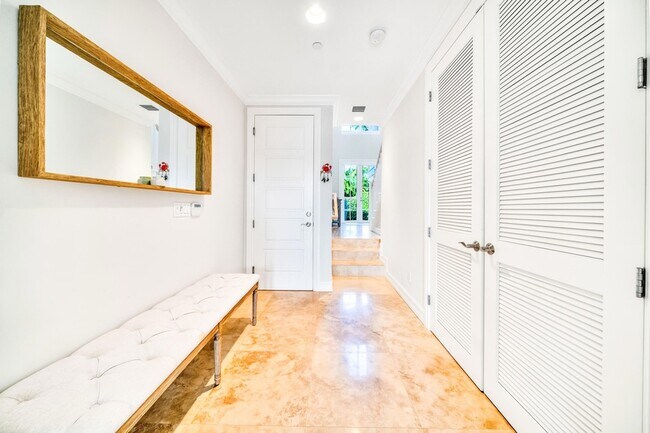 Foto del edificio - 138 Marine Way