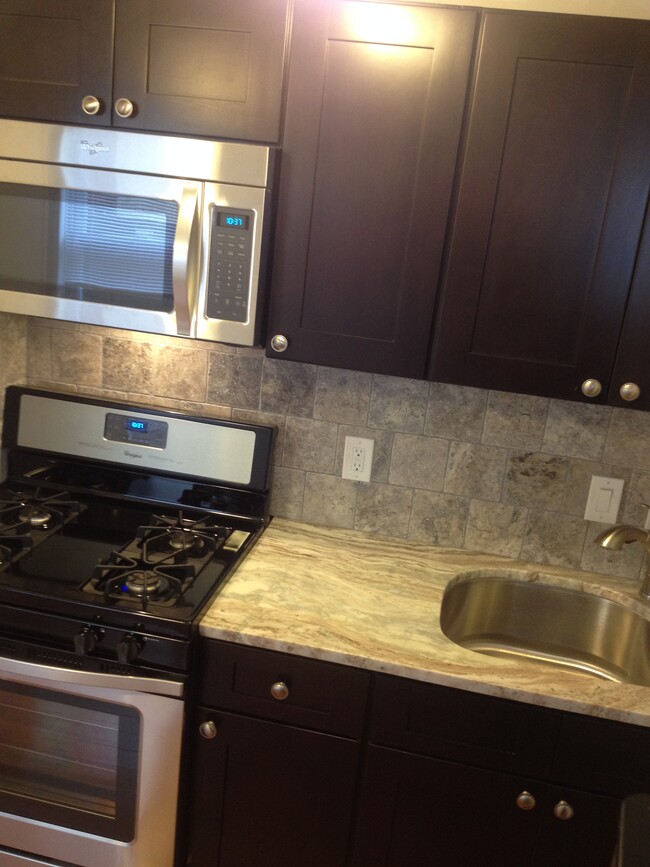 kitchen - 115 League St