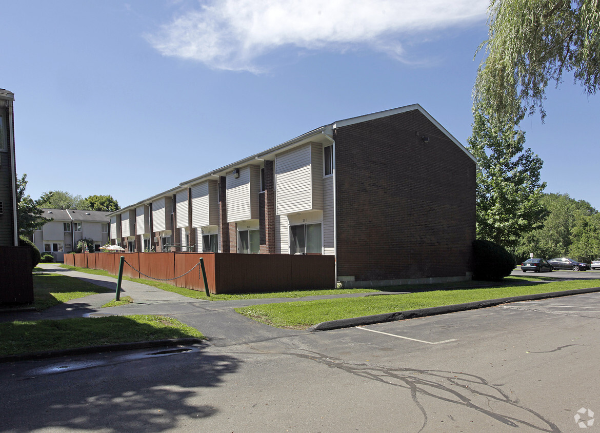 Building Photo - Redwood Terrace