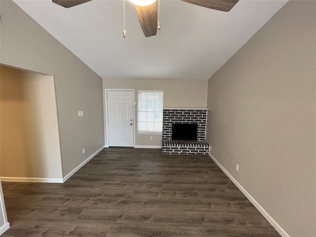 Foto del edificio - 221 Prairie Grove Dr