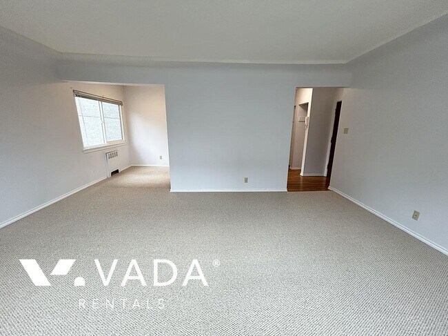 Photo du bâtiment - Valecrest Manor 1 Bed Apartment Rental 12-...