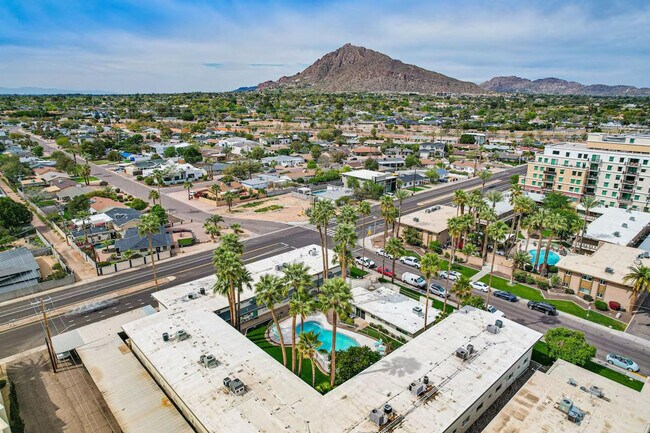 Foto del edificio - 6805 E 2nd St