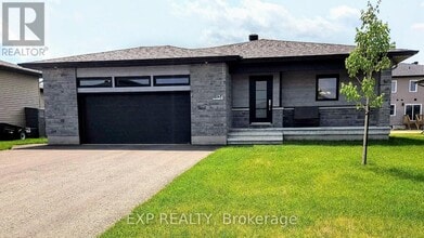 Building Photo - 134 Giroux Street