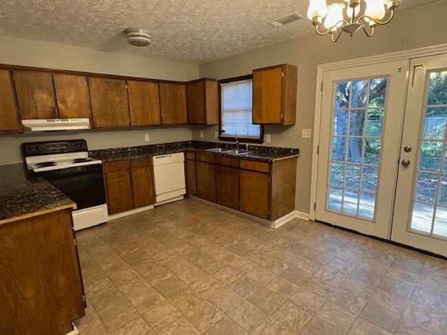 Foto del edificio - 103 Peachtree Ct