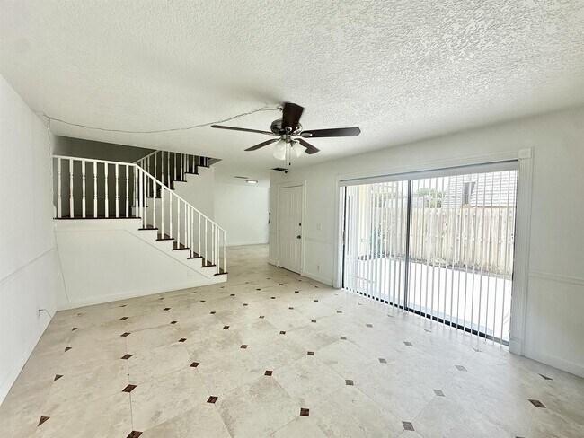 Foto del edificio - 173 Lake Arbor Dr