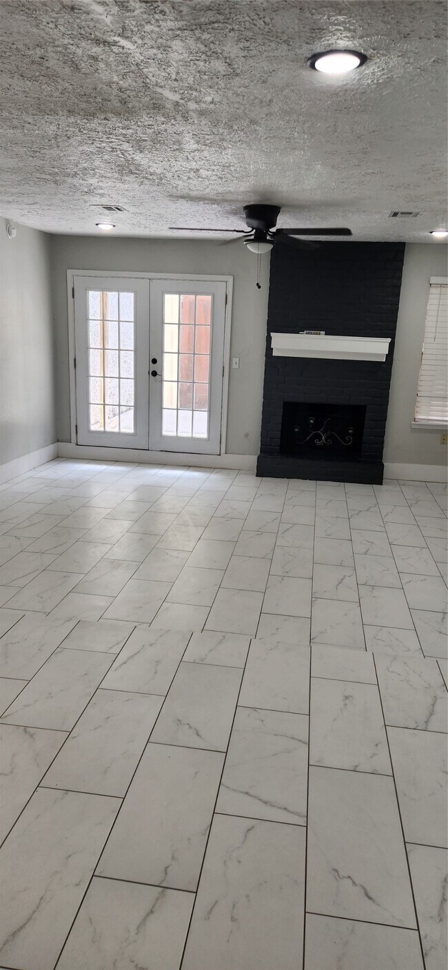 Foto del edificio - 12447 W Village Dr