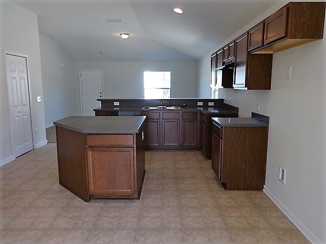 Building Photo - 9168 Mill Grove Dr