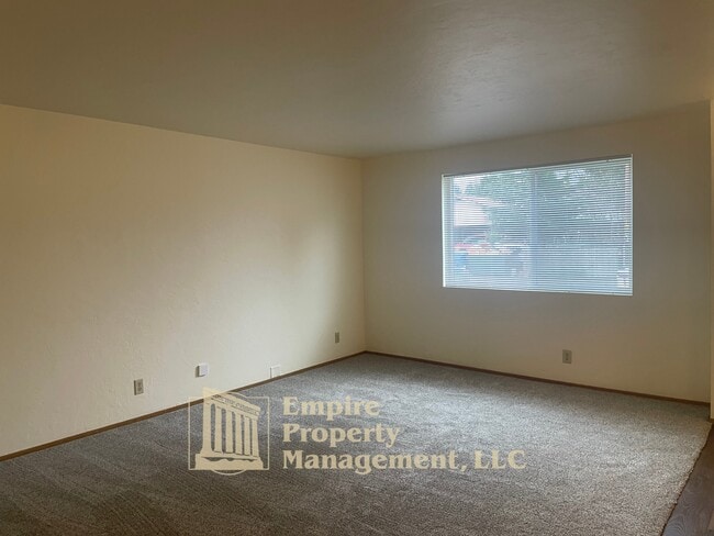 Building Photo - 3806 Dove Ln