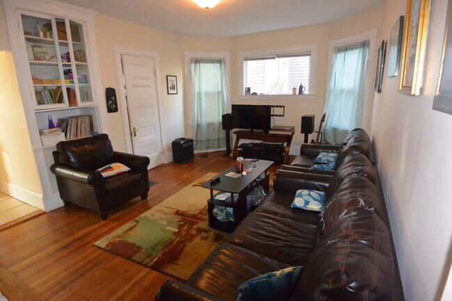 Foto del edificio - 58 Ridgemont St