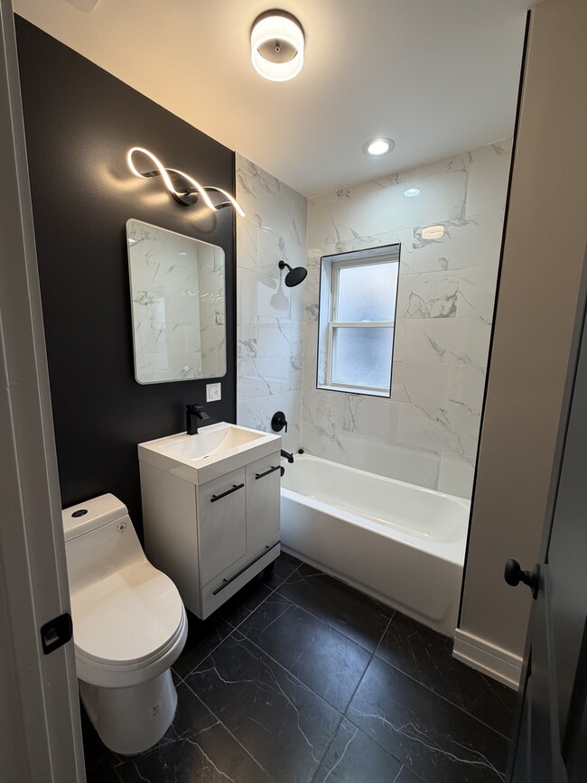 Building Photo - 7639 S Throop St