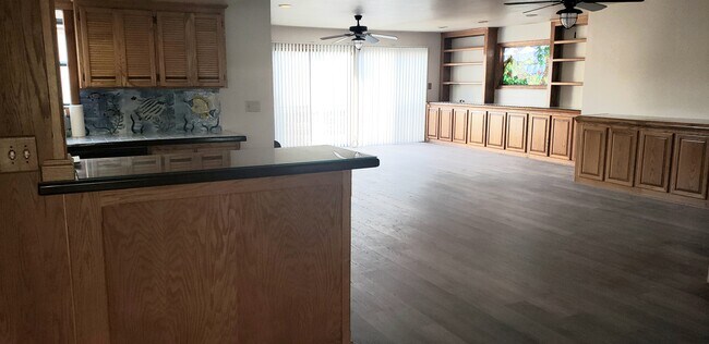 Building Photo - 3222 Oak Knoll Dr