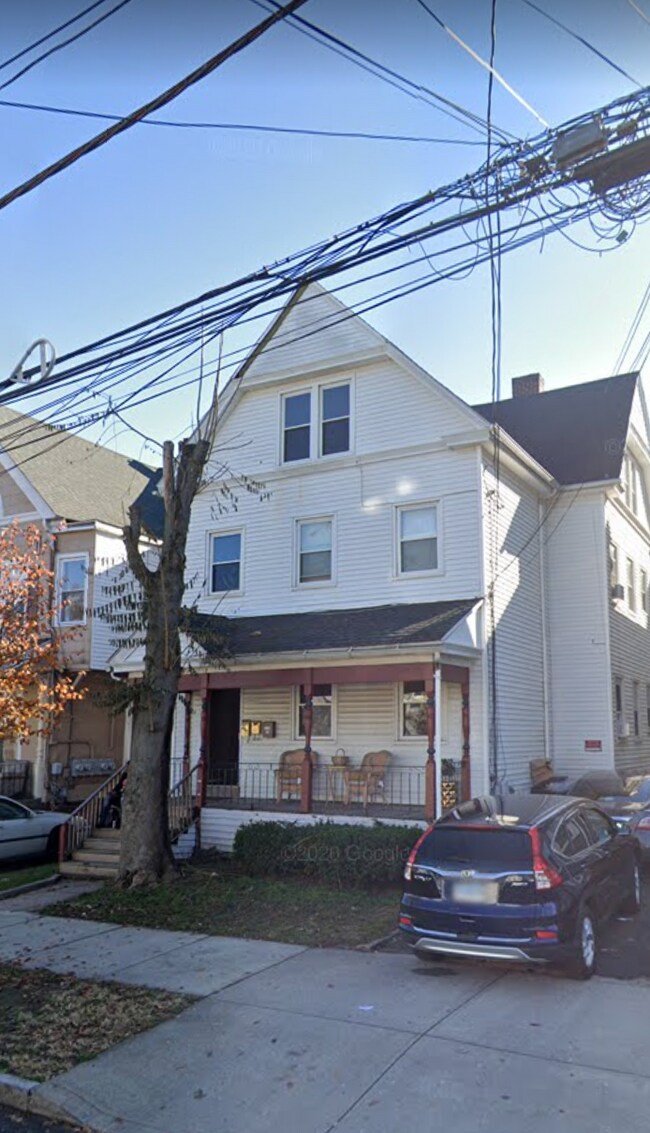 Building Photo - 44 Henry St