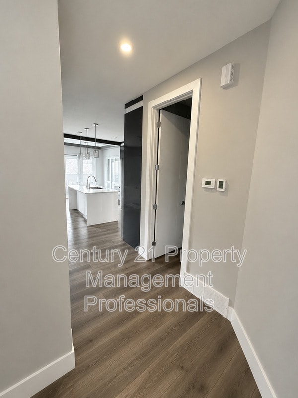Building Photo - 9366 Pear Link SW