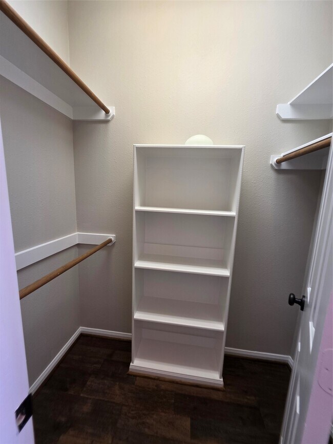 Foto del edificio - 536 Mannington Ln