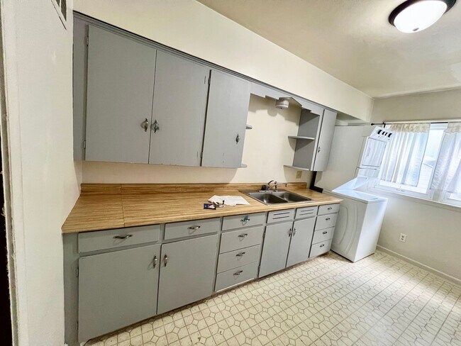 Foto del edificio - 3 Bedrooms Walking Distance to KSU!