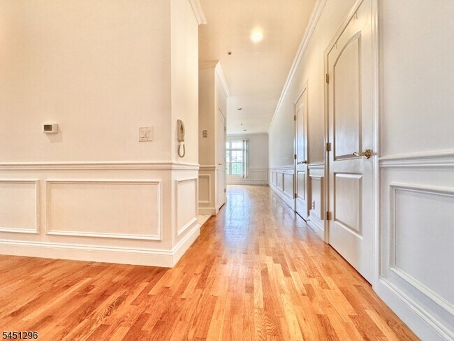Foto del edificio - 1677 Springfield Ave