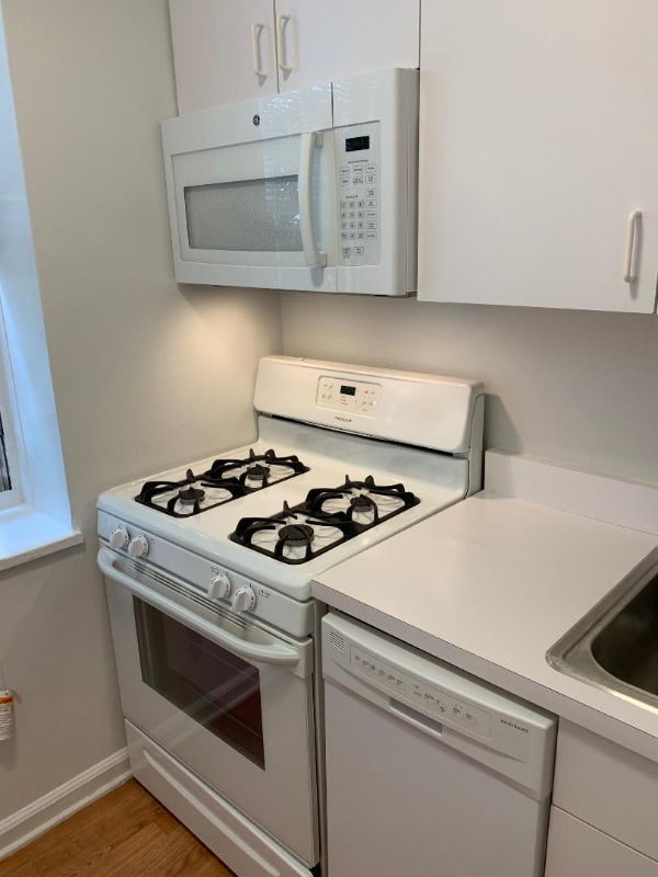 Building Photo - 35 Clinton Pl