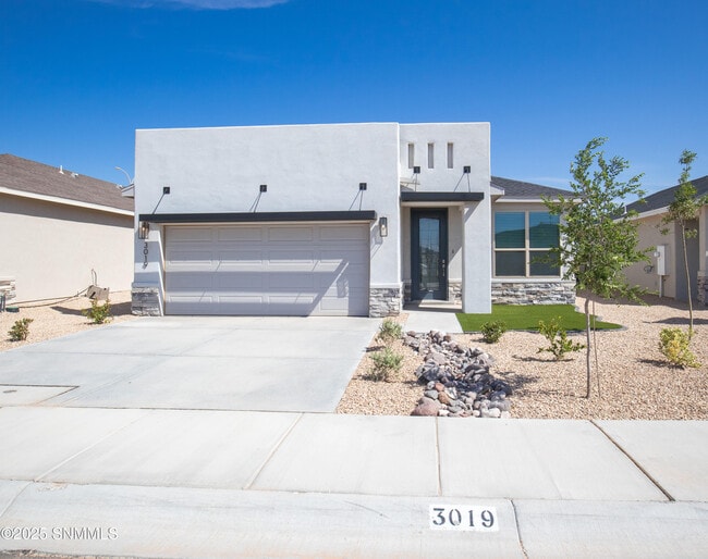 Building Photo - 3019 San Jenaro Dr