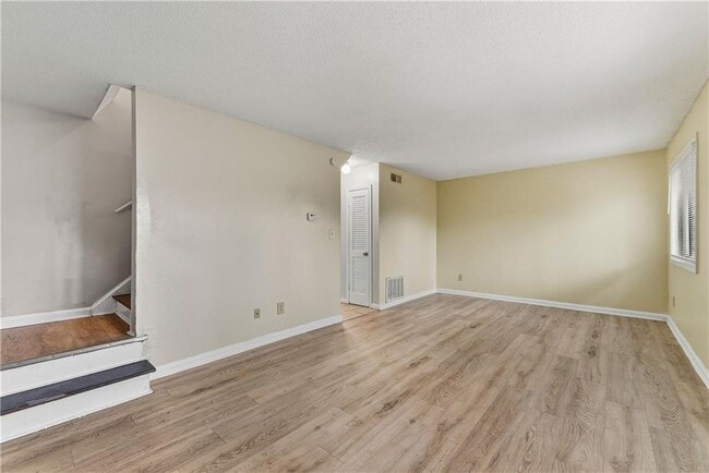 Building Photo - 4755 Yates Rd