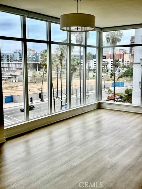 Building Photo - 400 W Ocean Blvd