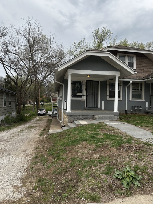 Building Photo - 3901 E 58th St