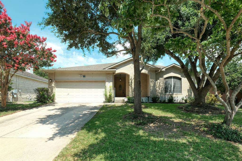 Foto principal - 7104 Wandering Oak Rd