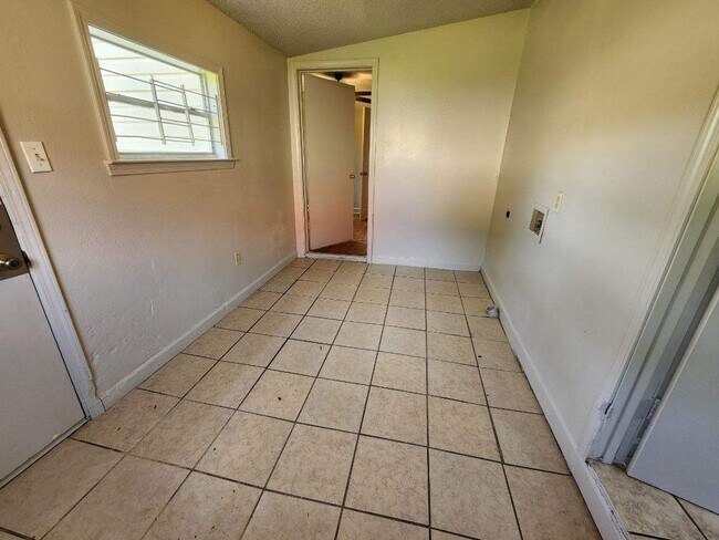 Foto del edificio - 3217 W 23rd St