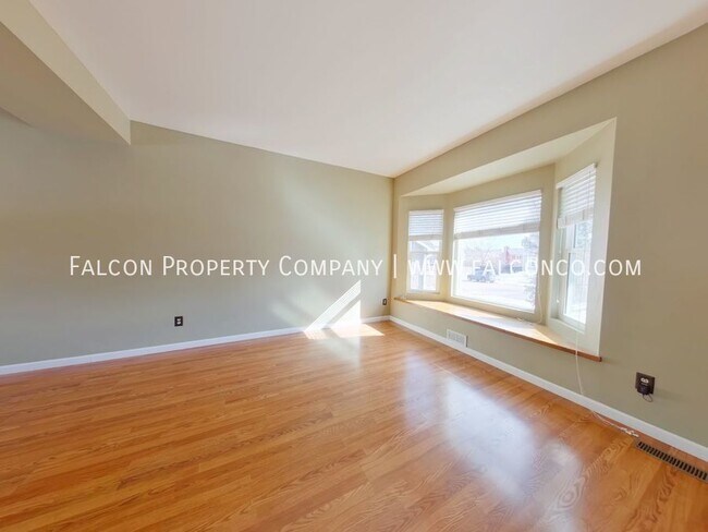 Foto del edificio - Extraordinary Home in Briargate! - Lease P...