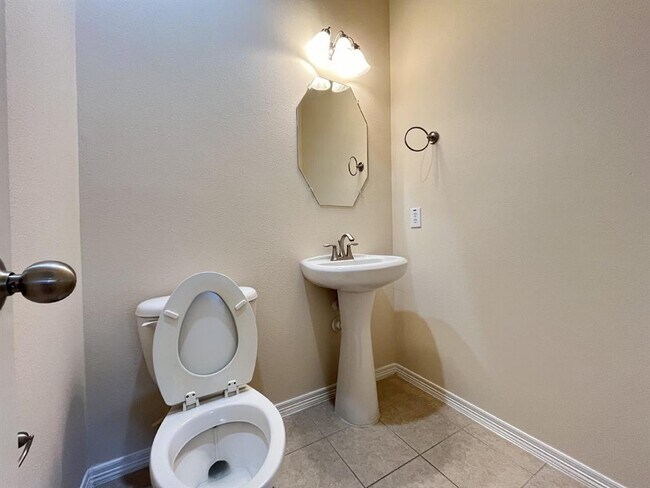 Foto del edificio - 7814 Stoneyway Dr