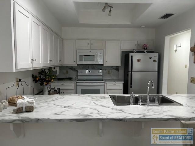 Foto del edificio - 77 Santa Isabel Blvd