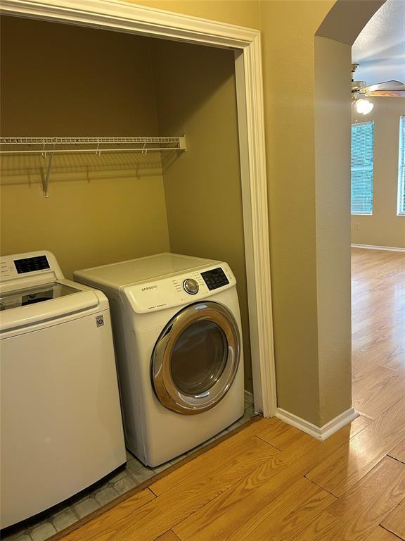 Foto del edificio - 1100 Willow Trail Ct