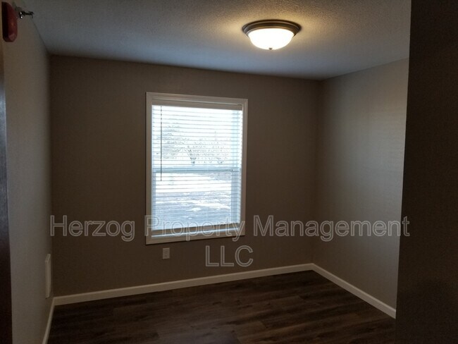Building Photo - 235 Legion Field Rd