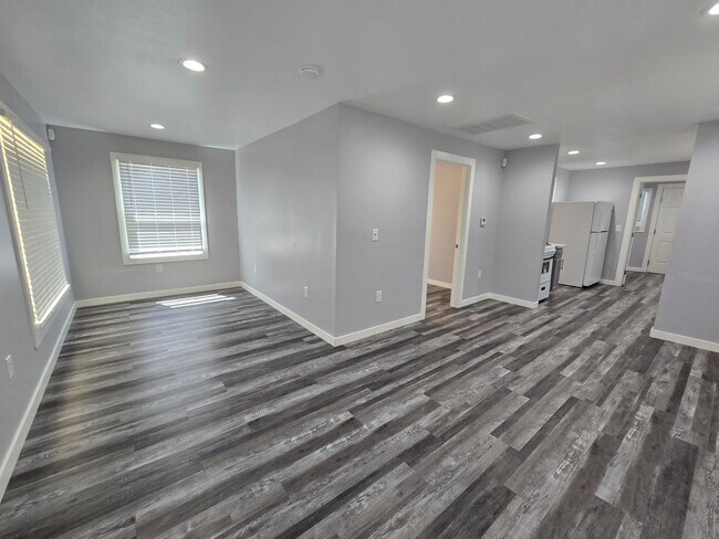 Foto del edificio - 2 bed 1 bath House in Merced