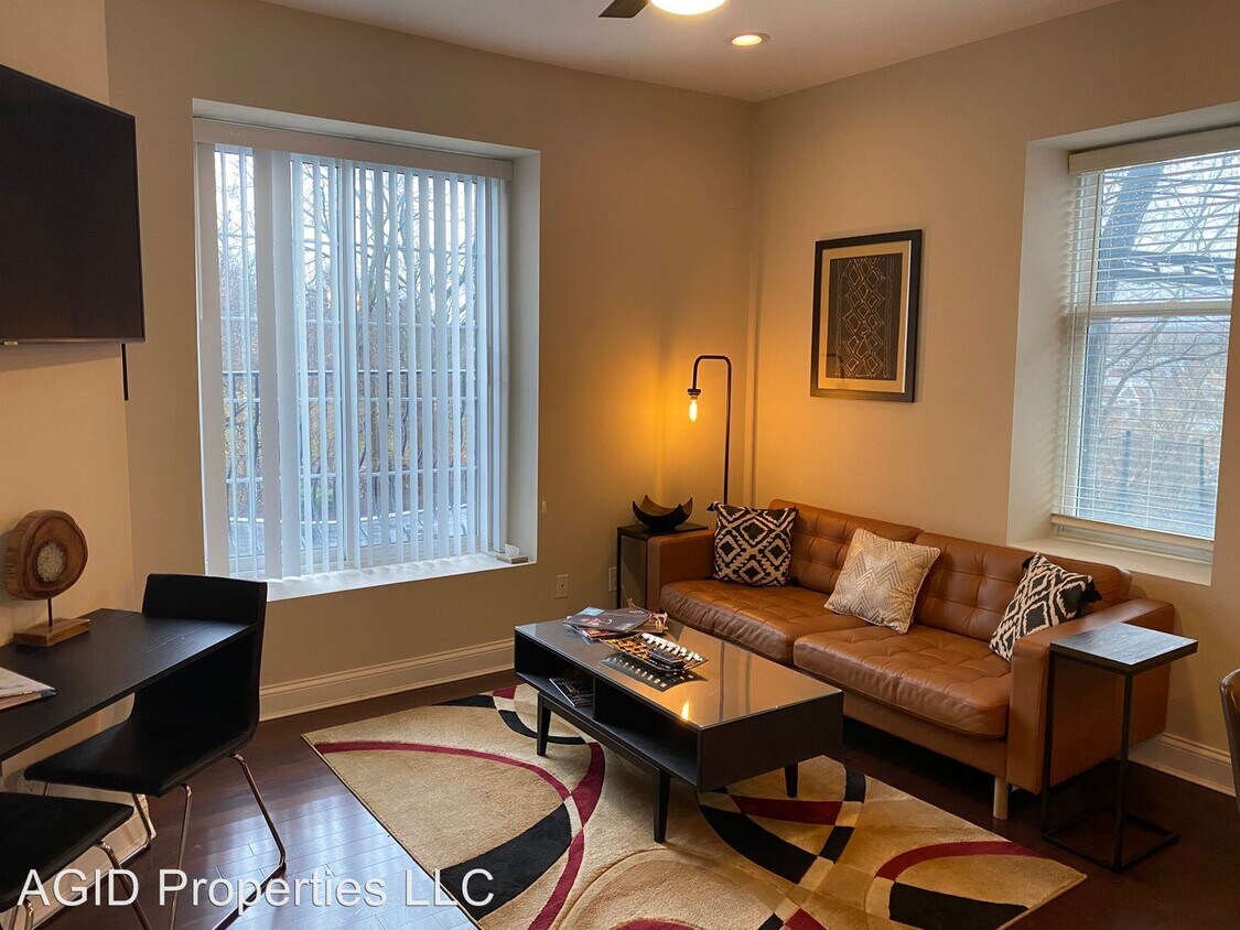Primary Photo - 2 br, 2 bath House - 964 Auburnview Drive 1W