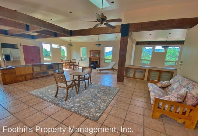 Building Photo - 123 Devils Kitchen Dr