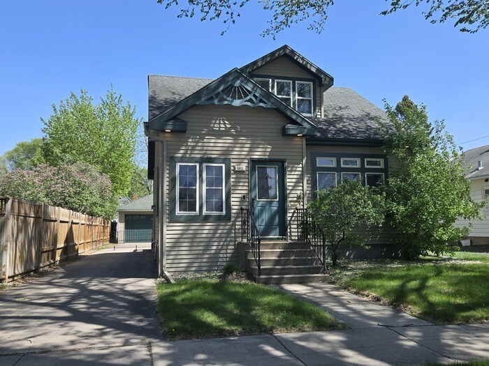 Foto principal - 1011 Cottonwood St
