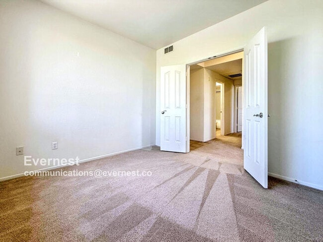 Building Photo - 16013 S Desert Foothills Pkwy