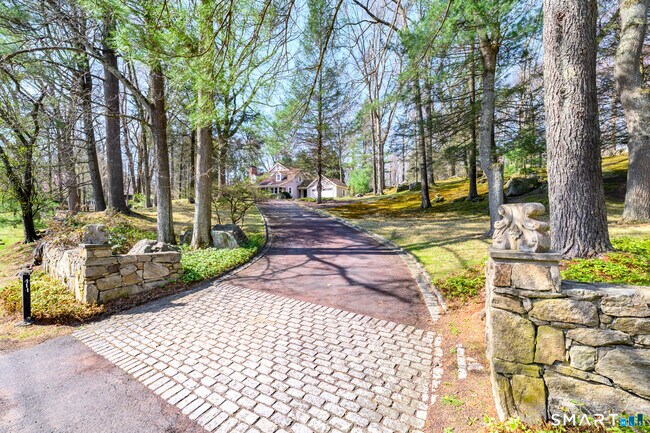 Foto del edificio - 414 Riversville Rd