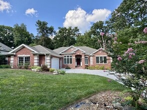 Building Photo - 124 Vinita Ln