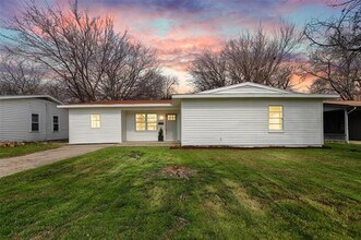 Building Photo - 5832 Tracyne Dr