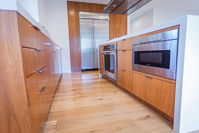 Building Photo - 408 Sunridge St