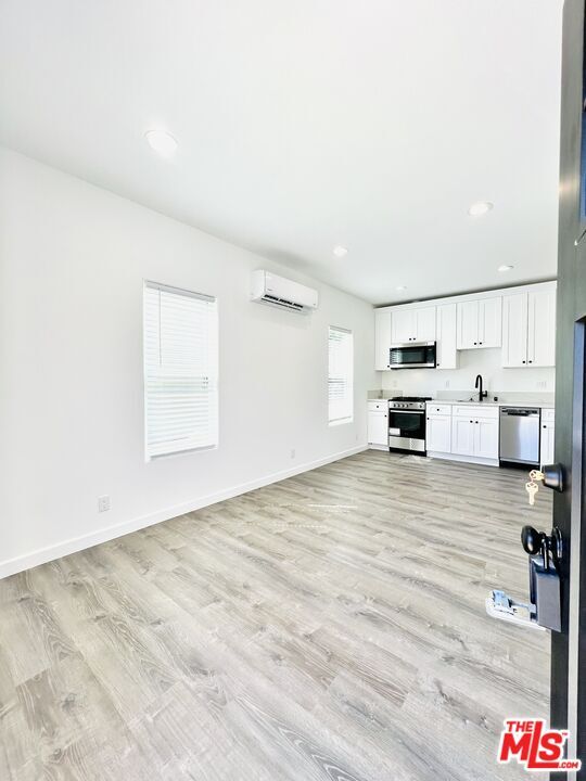 Building Photo - 285 W Montecito Ave