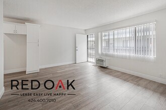 Building Photo - 7466 Rosemead Blvd