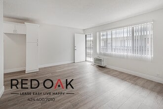 Building Photo - 7466 Rosemead Blvd