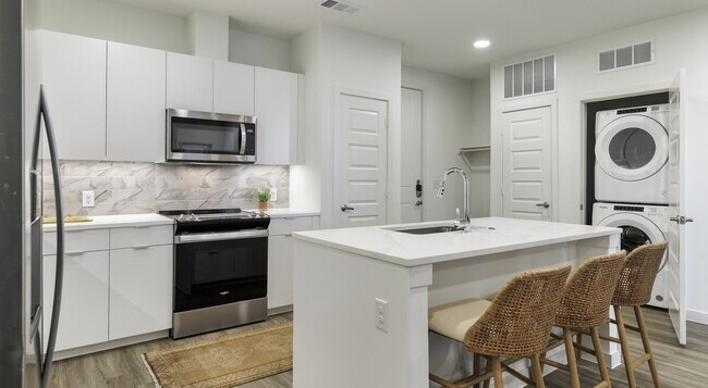 Foto del edificio - 5200 McKinney Falls Pkwy
